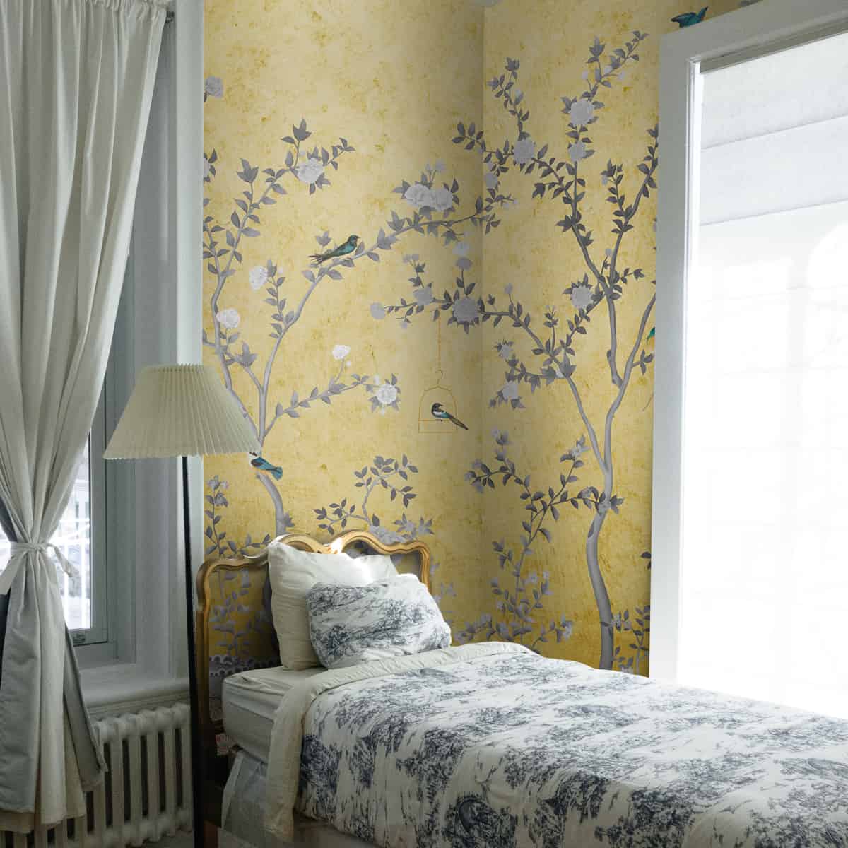 Yellow Aura in the Garden, Luxury Chinoiserie Wallcovering - Marble Lotus - Yellow Aura in the Garden, Chinoiserie Wallcovering